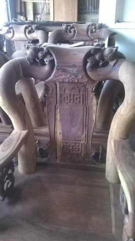 Điêu khắc ghế gỗ